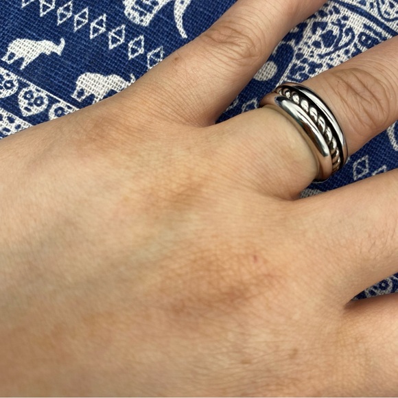 Womens Size 8 Cable Inset Band Ring'in Sterling
Silver - Picture 7 of 9